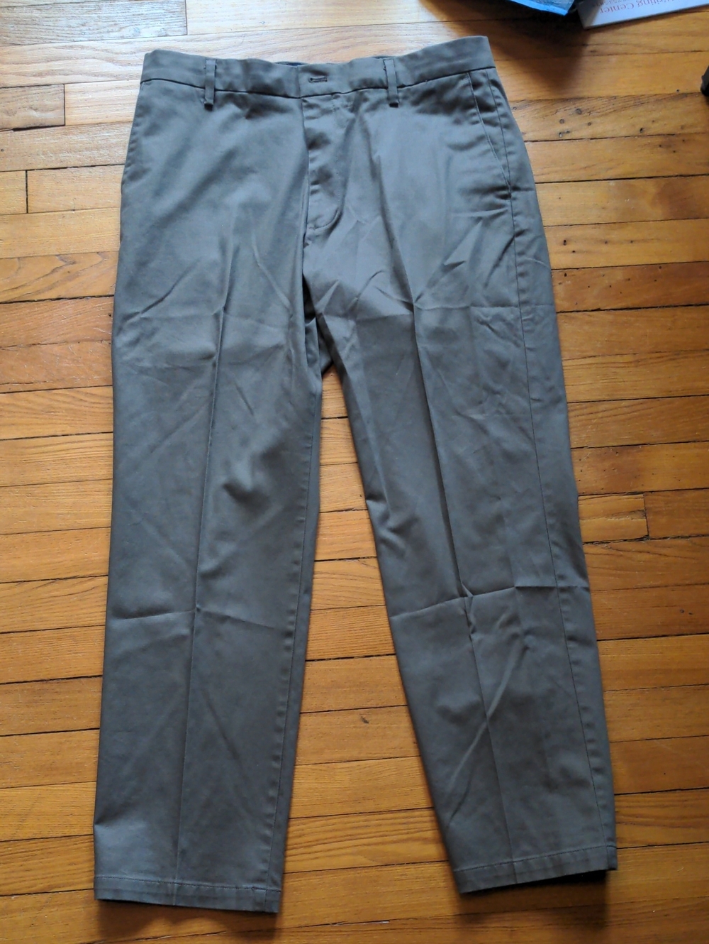 Dockers Men's Chinos in Olive/Taupe